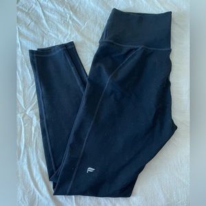 Black Fabletics Boost Powerhold leggings